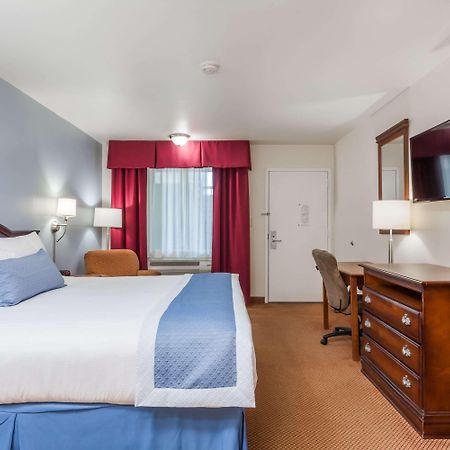 Days Inn By Wyndham Hampton Exterior photo
