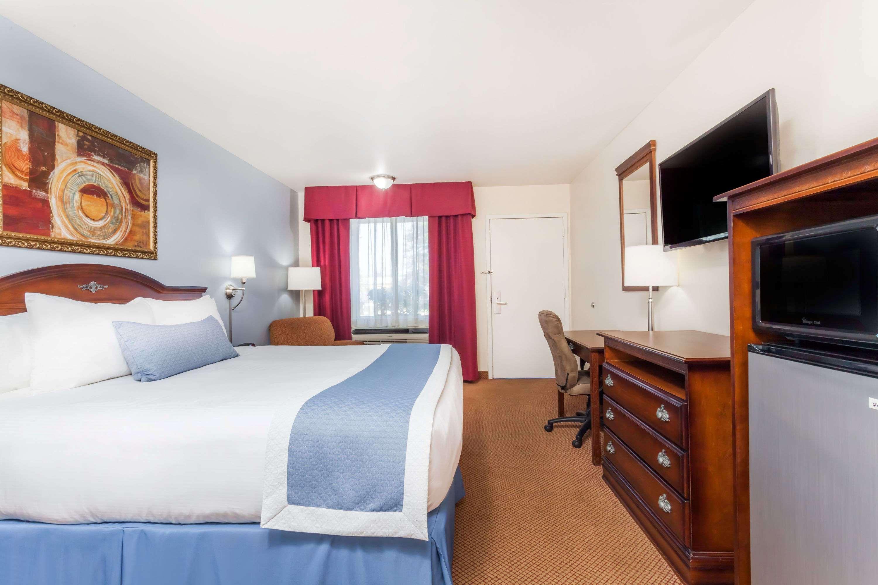 Days Inn By Wyndham Hampton Exterior photo